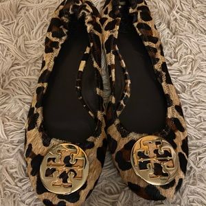 Tory Burch size 11 calf hair leopard flats